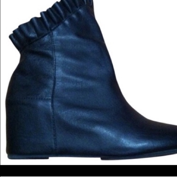 COPY - COPY - COPY - Shalee Black NYLA leather ankle boo… - Picture 8 of 8